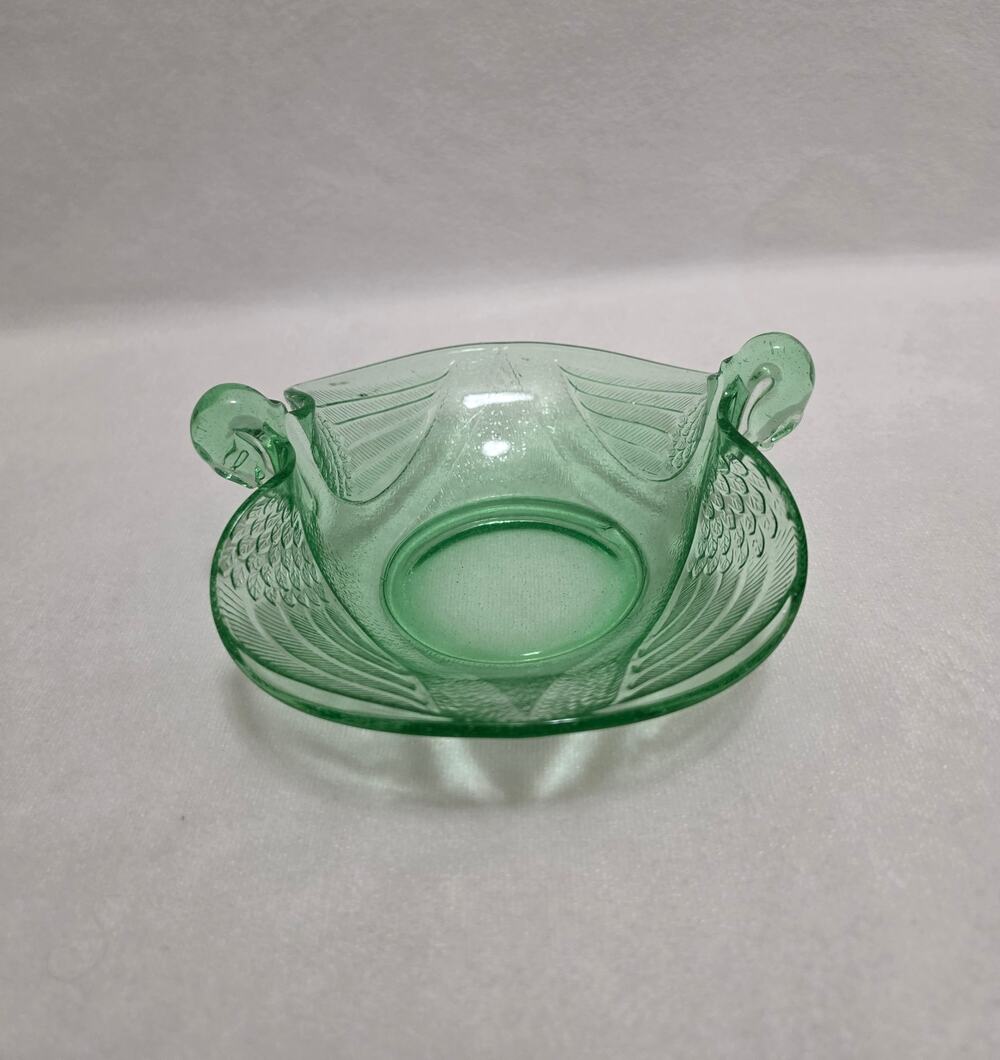 Vtg Fenton Glass Green Glow Uranium Vaseline Swan Handled 7.5 in Candy Dish